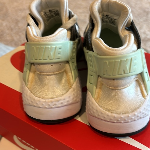 Kids Nike Huarache Run (GS) White/Mint/Black Size 3.5 - Picture 3 of 4